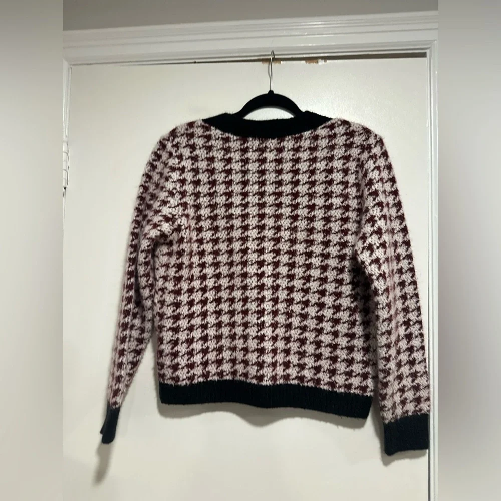 Maeve Sz: M Anthropologie sweater Maroon White Houndstooth Vneck Cardigan.